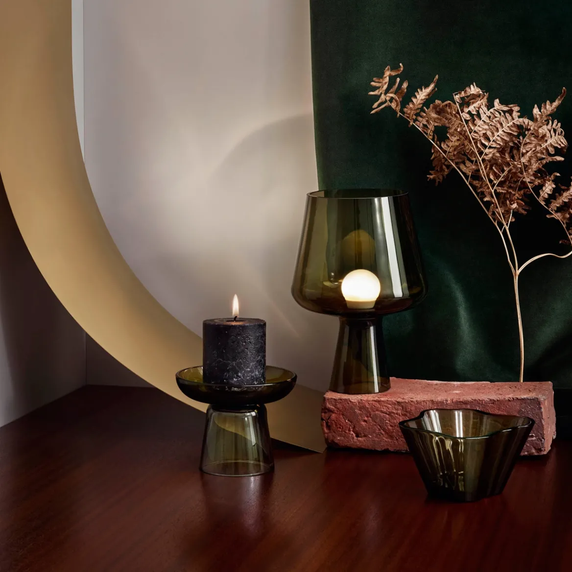 Lampa 240x165mm moss grön<IITTALA Outlet